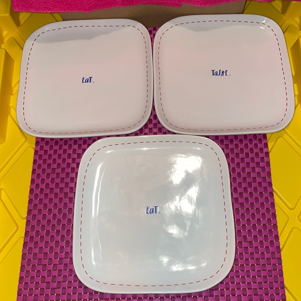 Brand New Set Of 3 Rae Dunn Plates